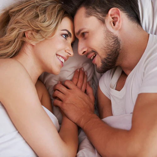 Vivalis -romantic-couple-image